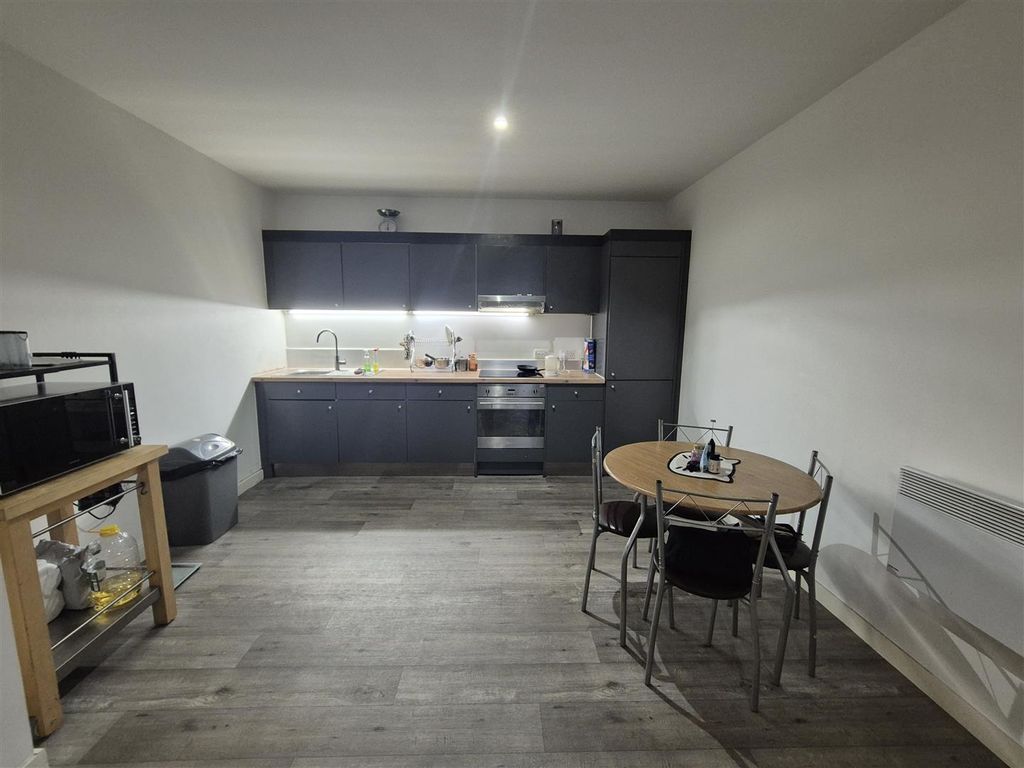 Property photo 2 of 12 Kitchen