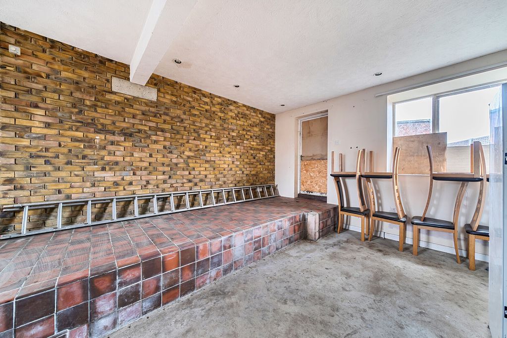 Property photo 3 of 20 Picture 3