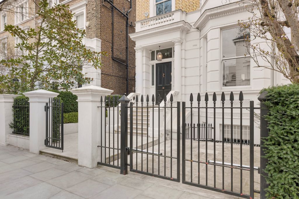 Property photo 3 of 42