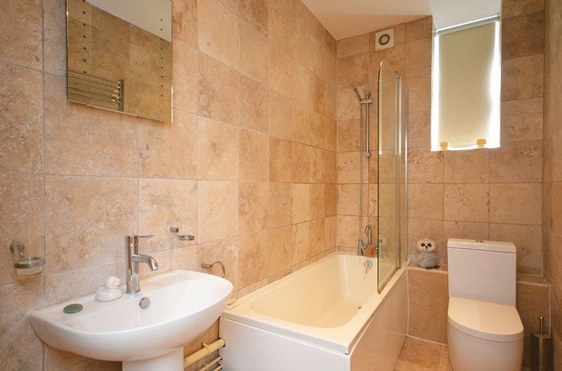 Property photo 3 of 7 Bathroom