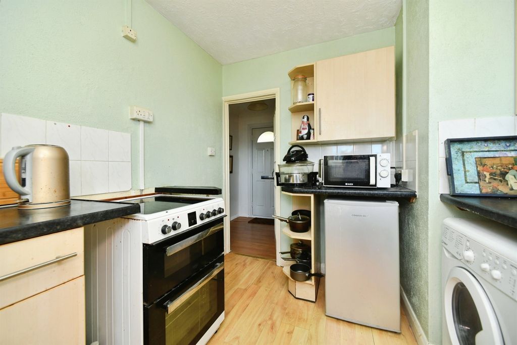 Property photo 3 of 17