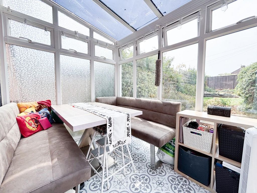 Property photo 3 of 22 Conservatory