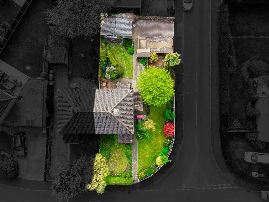 Property photo 2 of 28