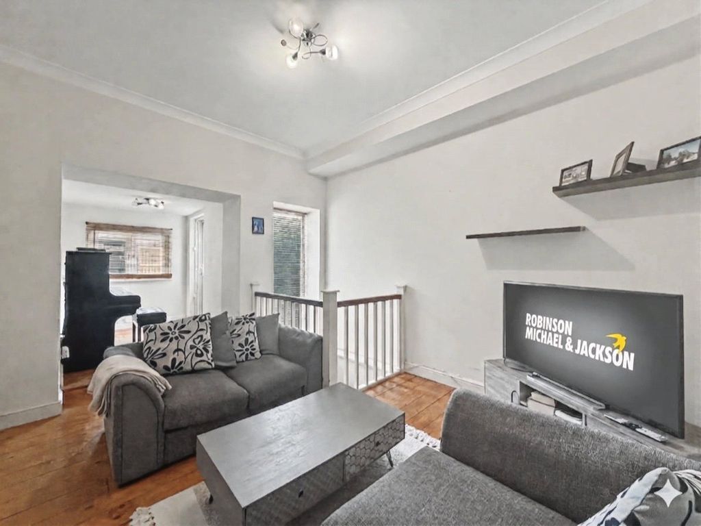 Property photo 2 of 22 Living Room