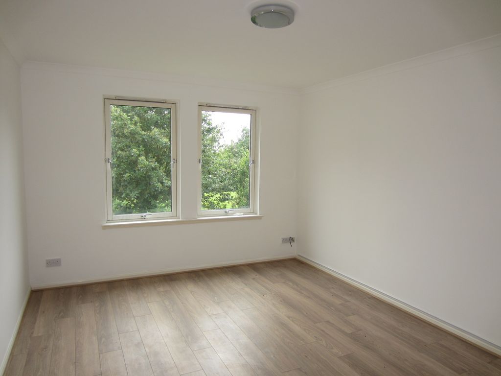 Property photo 3 of 10 003