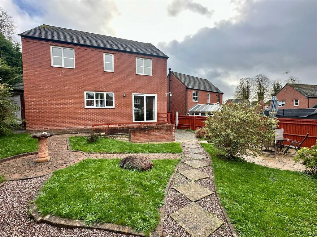 Property photo 2 of 19 Outside