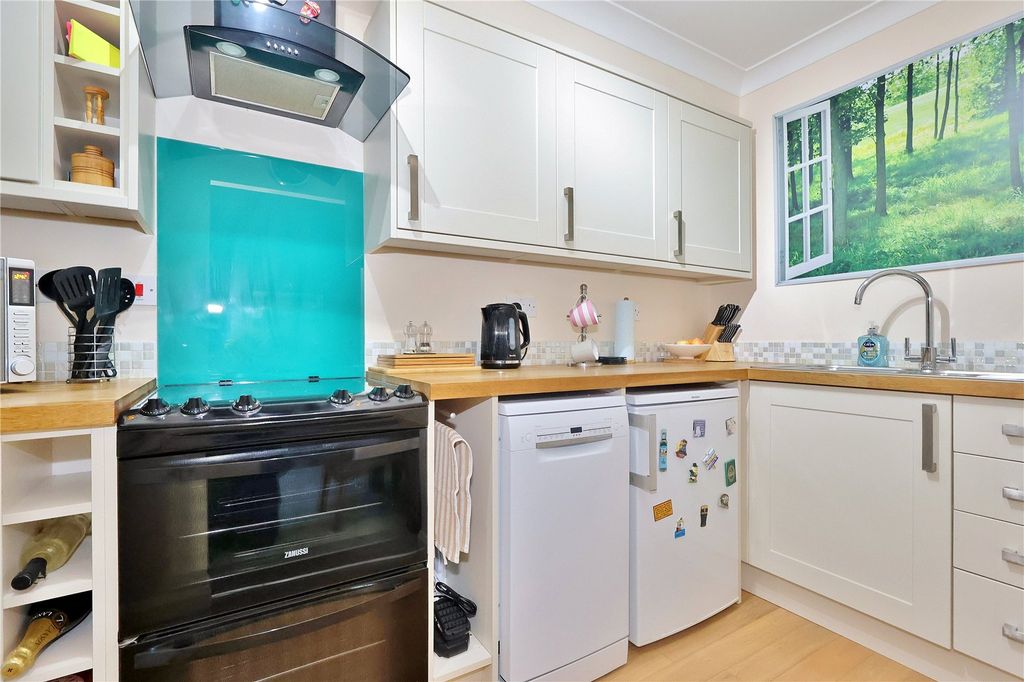 Property photo 3 of 11 Picture 3