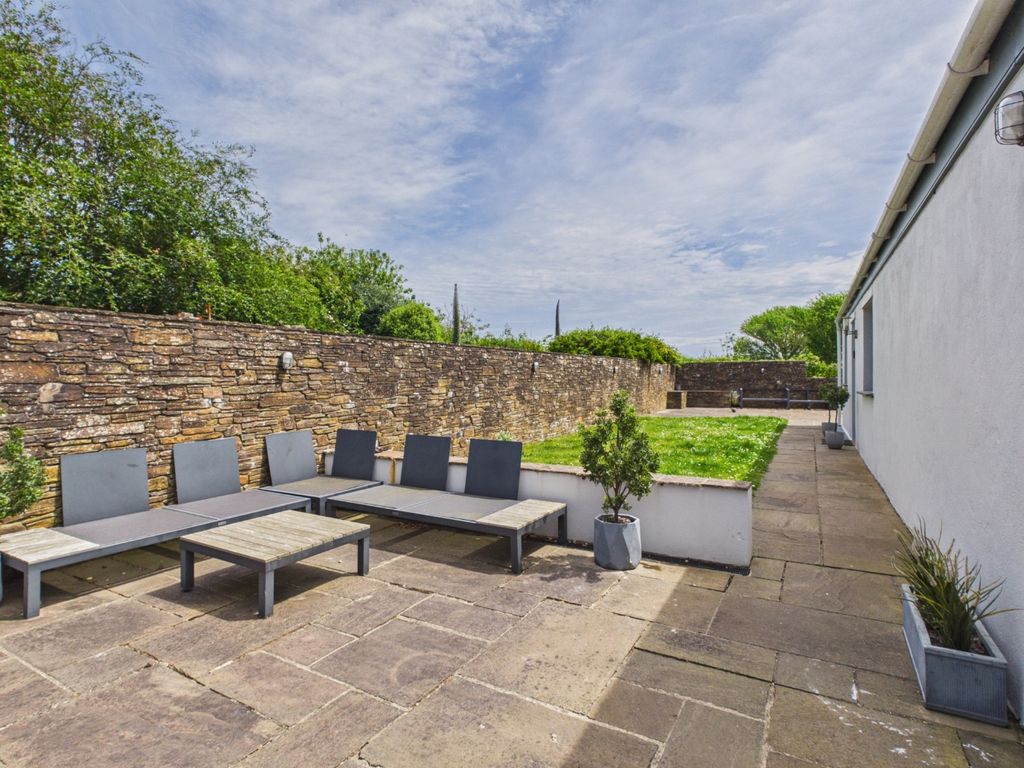 Property photo 3 of 21 5167323