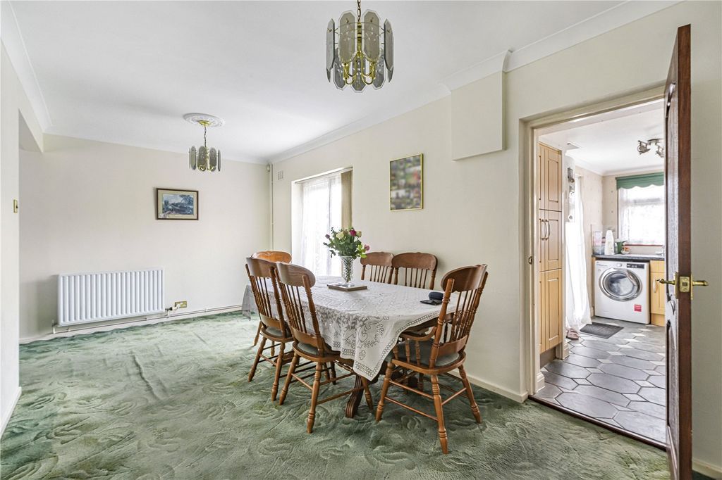 Property photo 3 of 16 Dining Area