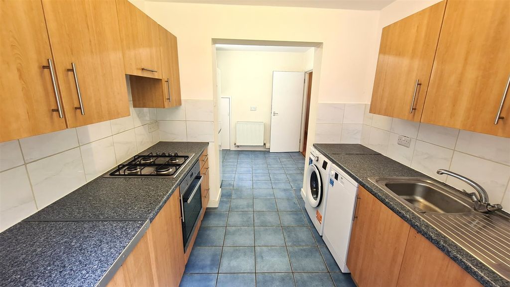 Property photo 3 of 29 Kitchen Gf