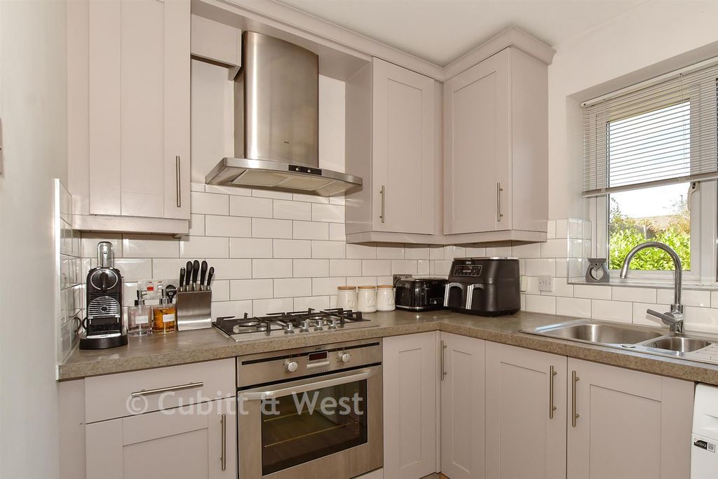 Property photo 3 of 13 Kitchen