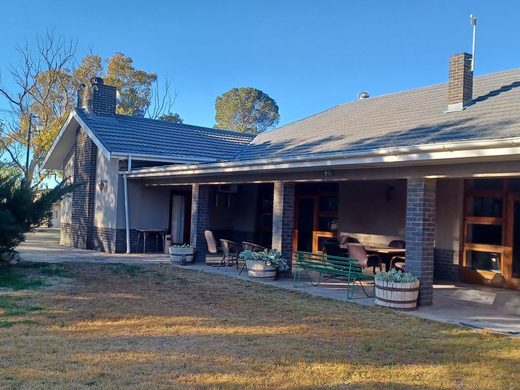 Property photo 1 of 6