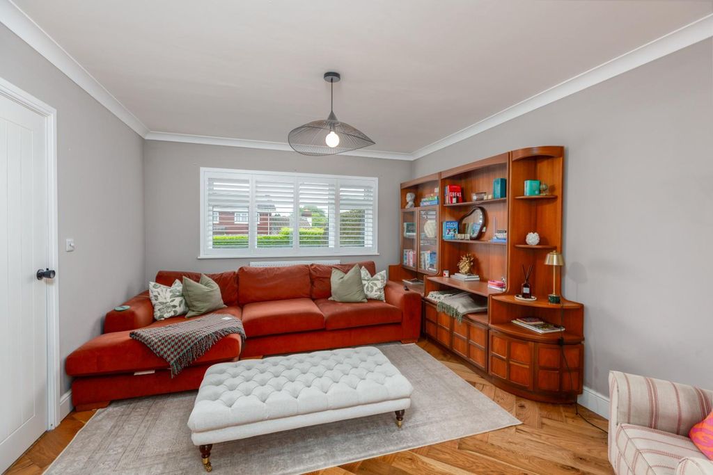Property photo 2 of 38 Cz0A0166-Edit.Jpg