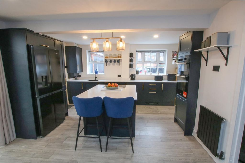 Property photo 2 of 23 Open Plan Dining/Kitchen