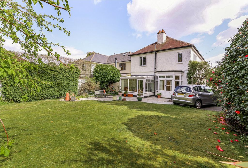 Property photo 2 of 24 Garden