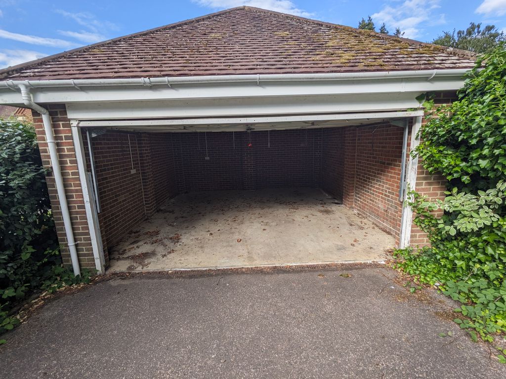 Property photo 3 of 20
