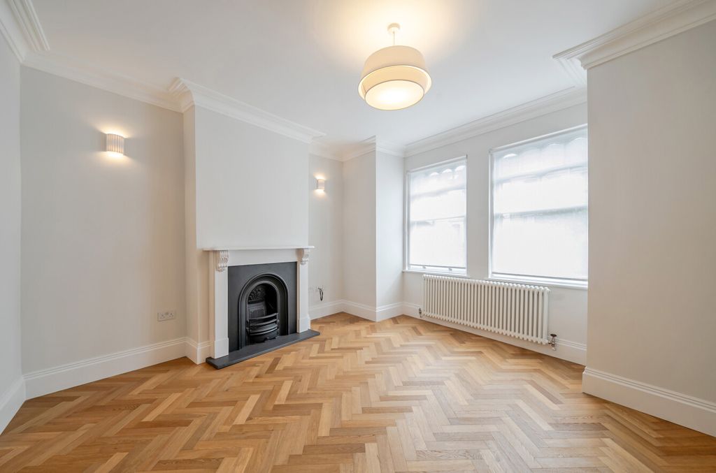 Property photo 2 of 12 1371353-10-68F63F...