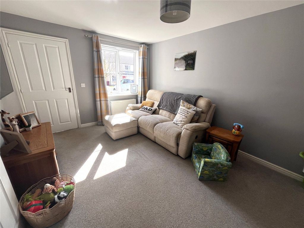 Property photo 3 of 16 Picture No. 27