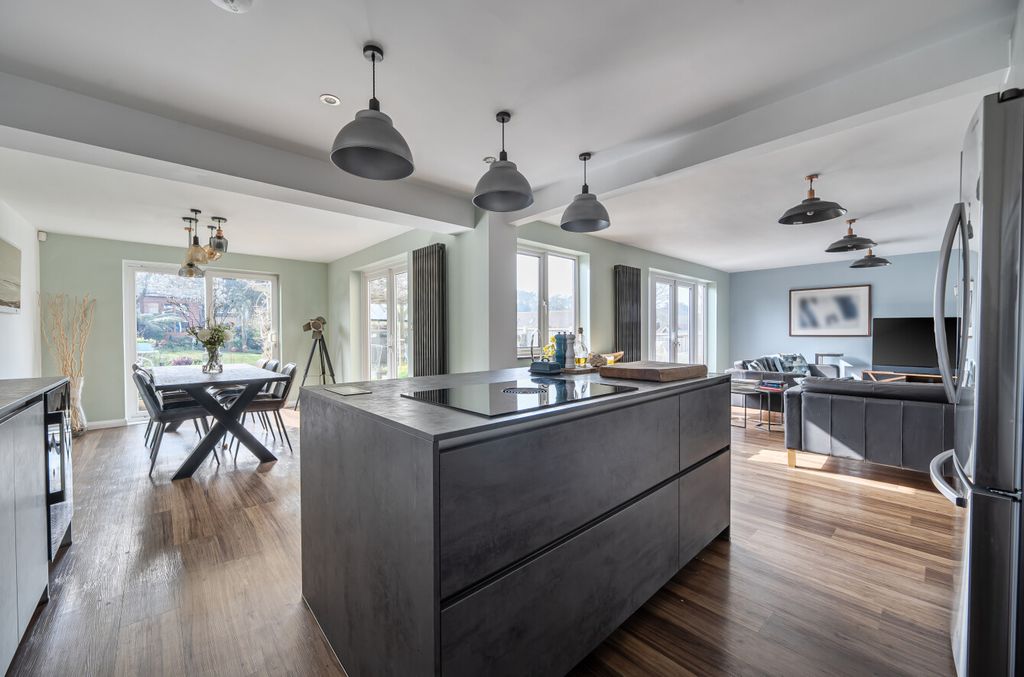 Property photo 2 of 19 1422976-12-69A97E...
