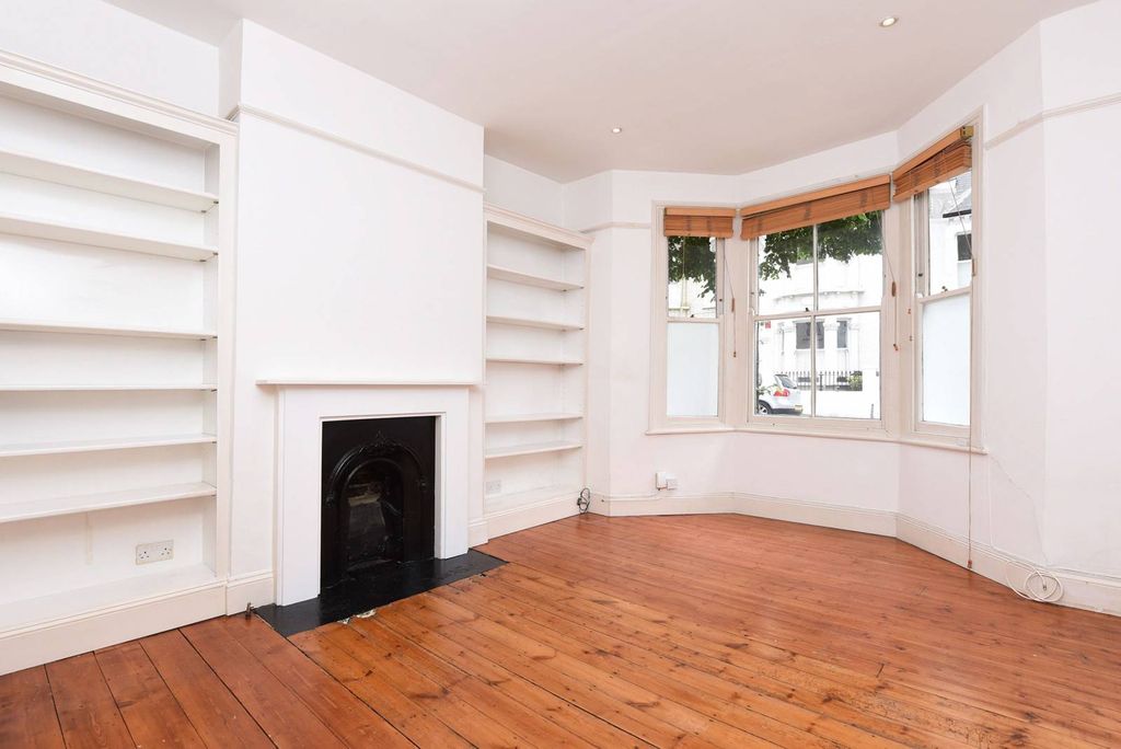 Property photo 2 of 10