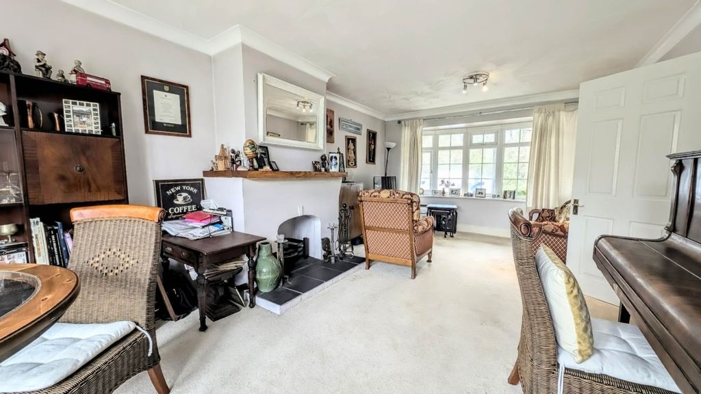 Property photo 2 of 18