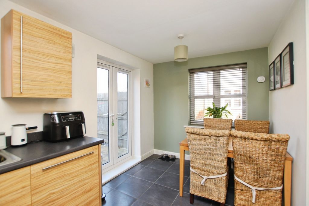 Property photo 2 of 23 4765581