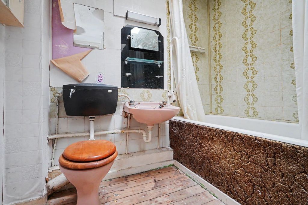Property photo 3 of 18