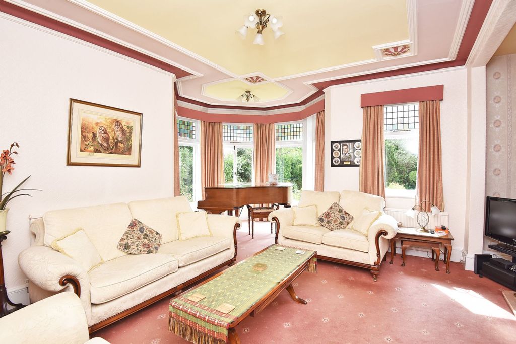 Property photo 3 of 23