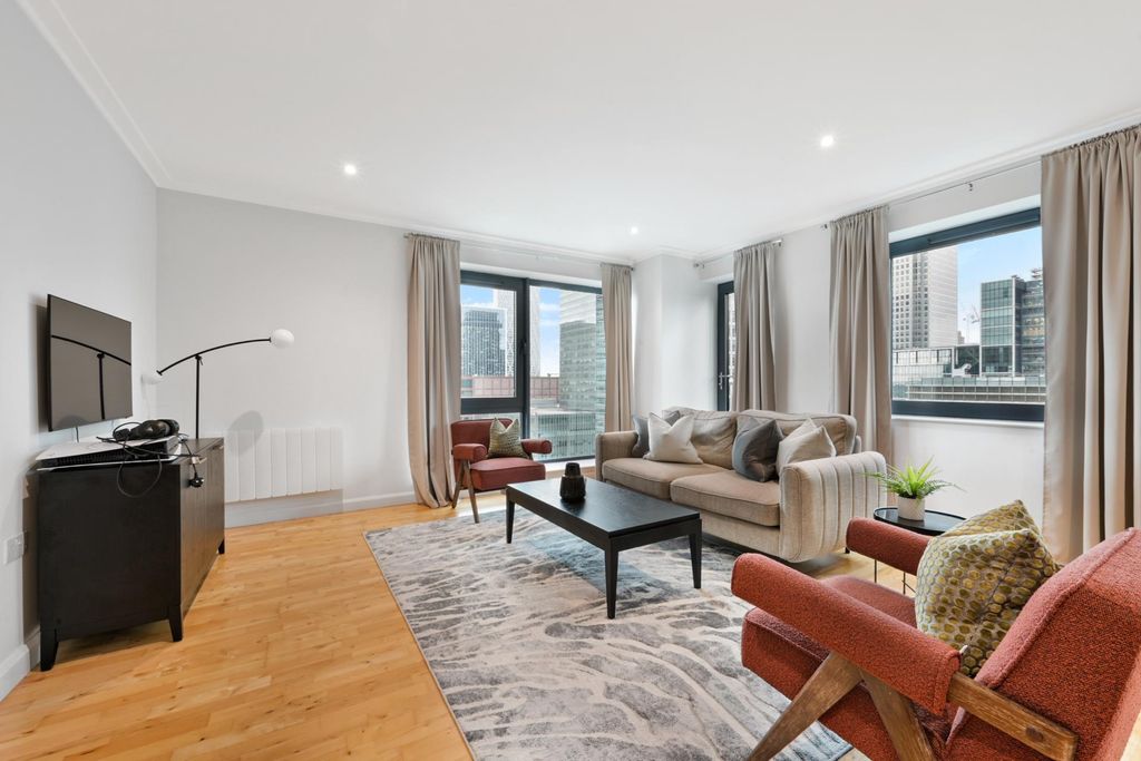 Property photo 2 of 11