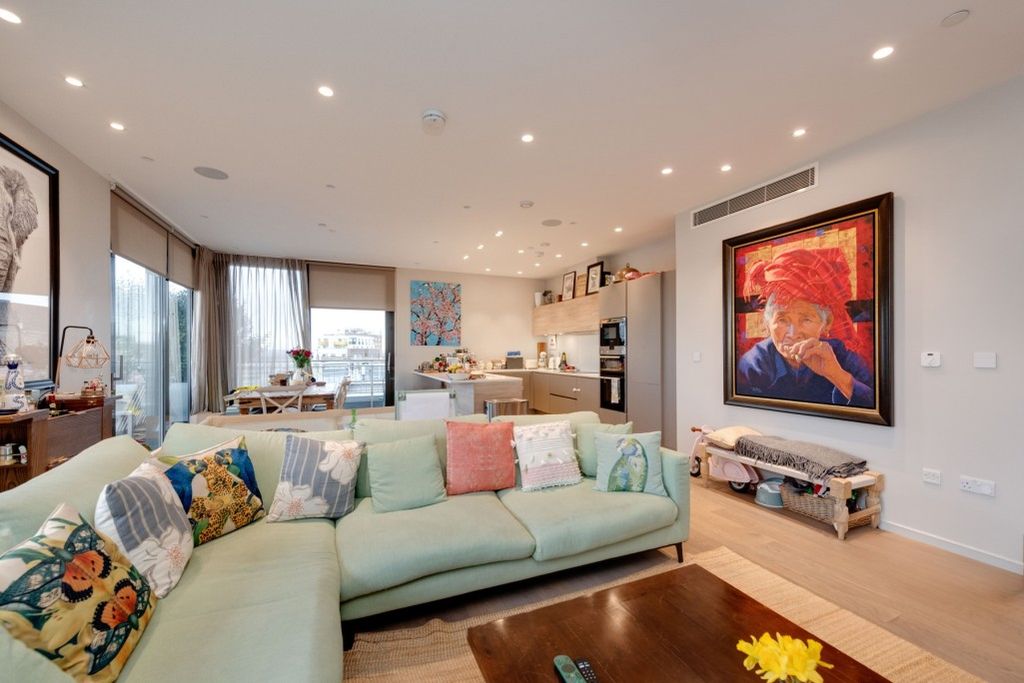 Property photo 3 of 11