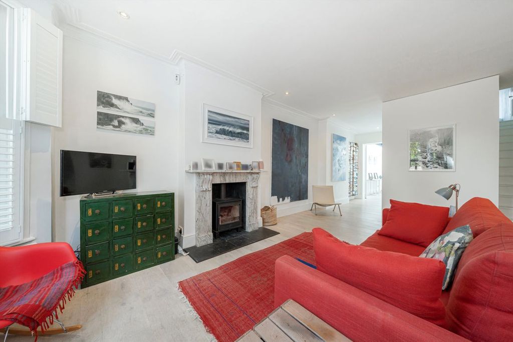 Property photo 2 of 9