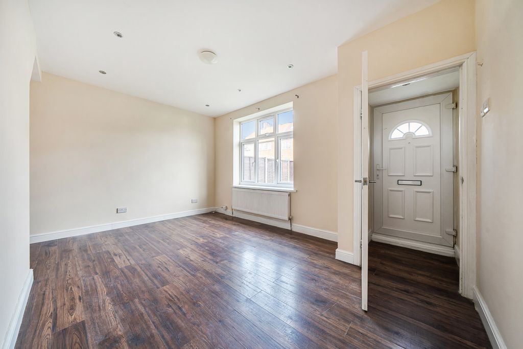 Property photo 2 of 17 Reception