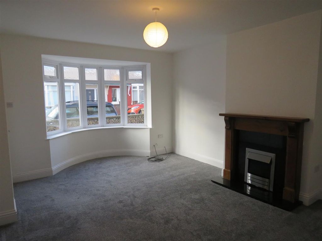 Property photo 3 of 9 Living Room