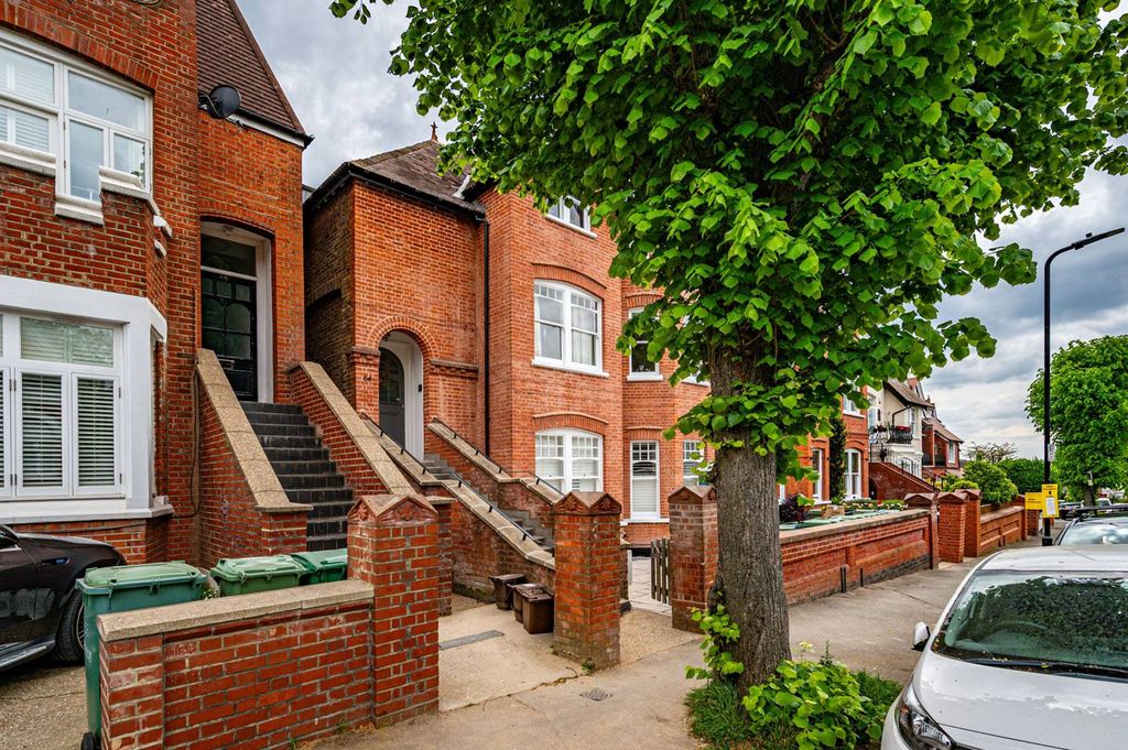 Property photo 1 of 17