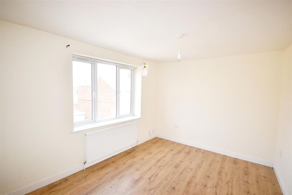 Property photo 1 of 5 Flat 2 147 Neasham Rd Bedroom 1.Jpg