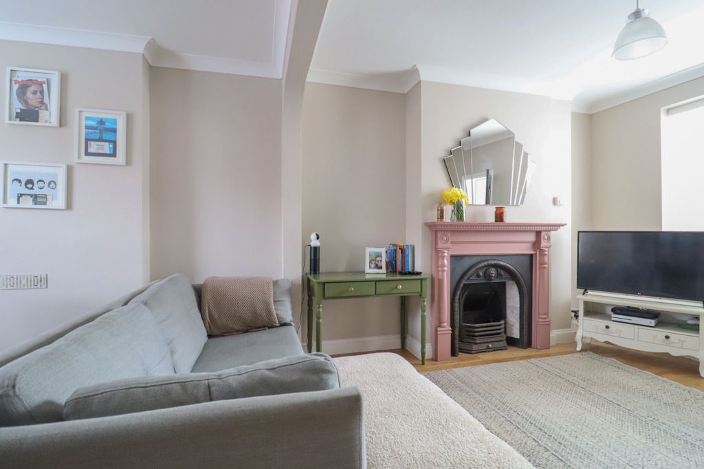Property photo 3 of 18 4120997