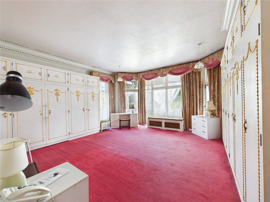 Additional image 8 of 3 bed flat for saleHamilton Gardens, Felixstowe, Suffolk IP11