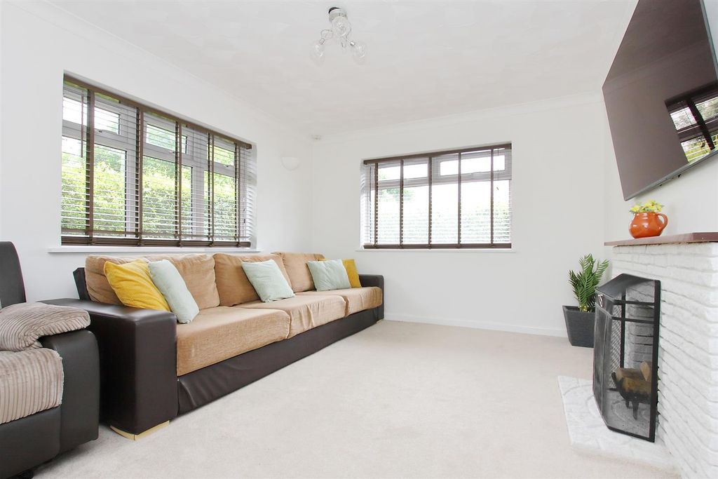 Property photo 3 of 17 Hillview Lopcombe Ph4 Copy.Jpg