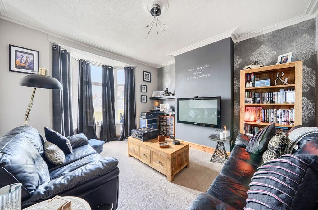 Property photo 2 of 10 148446410