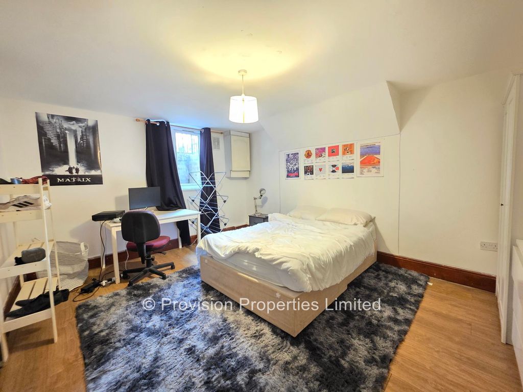 Property photo 2 of 10 Photo