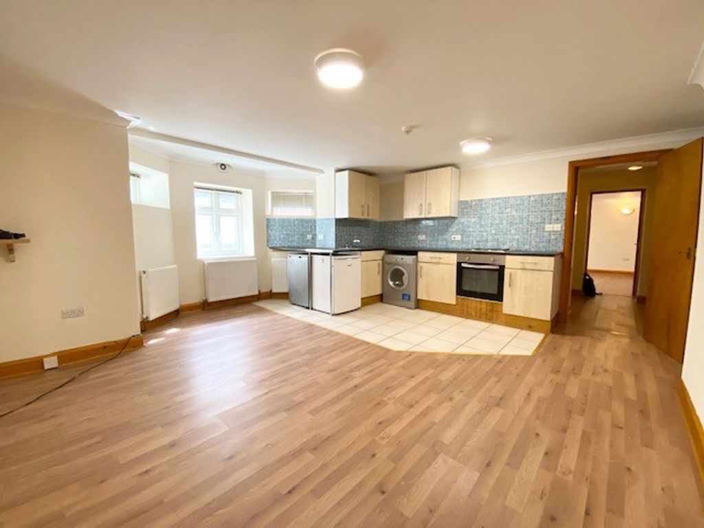 Property photo 3 of 8 Photo 17