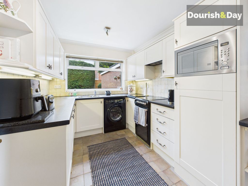 Property photo 3 of 18 Fitted Breakfast Kitchen