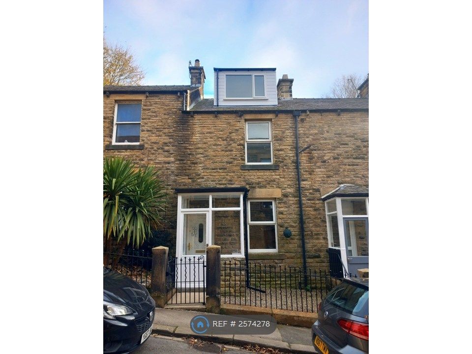 Property photo 2 of 12 Street 1