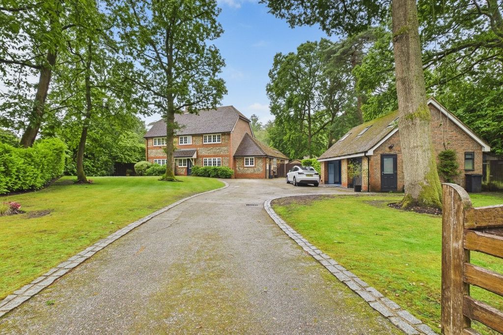 Property photo 2 of 17 Picture No. 01