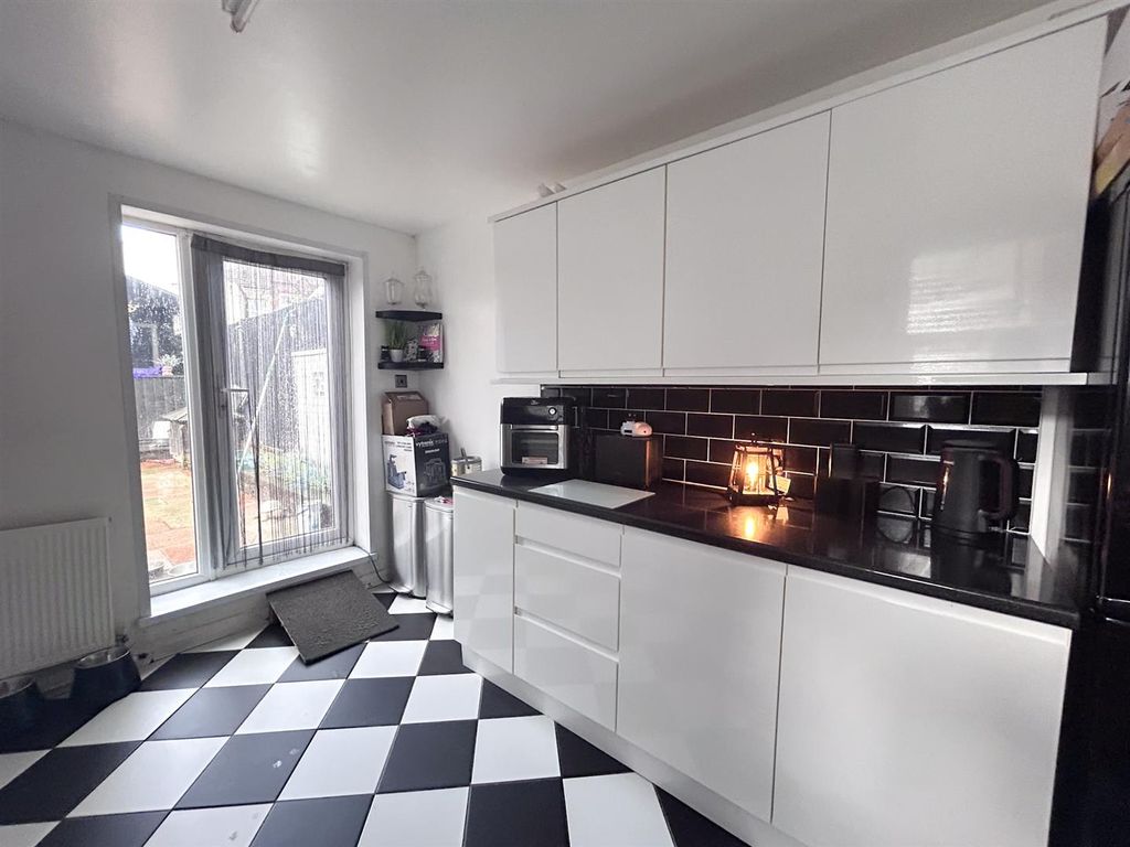 Property photo 3 of 18 18-Img_6660.Jpg