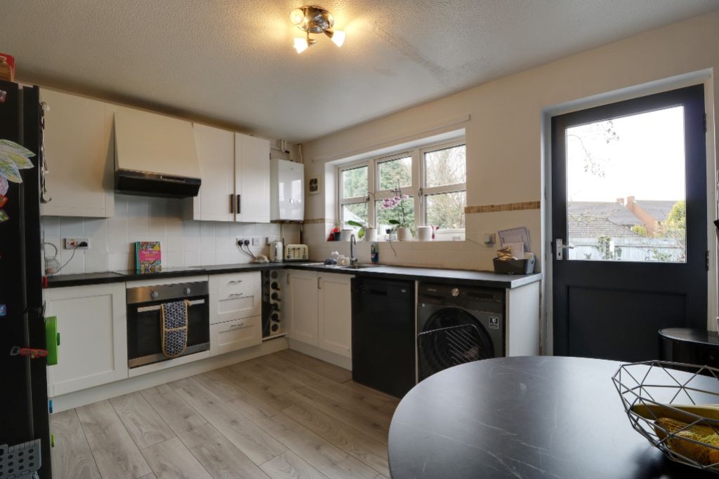 Property photo 3 of 10 Kitchen Diner