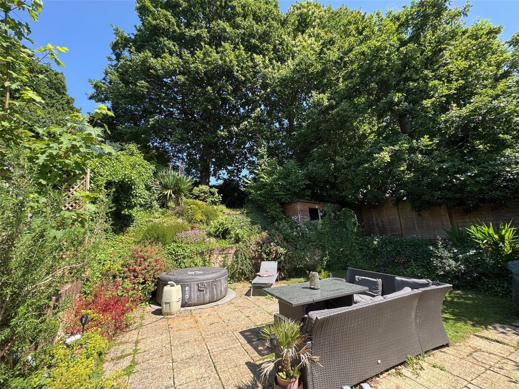 Property photo 2 of 15 Picture No. 27