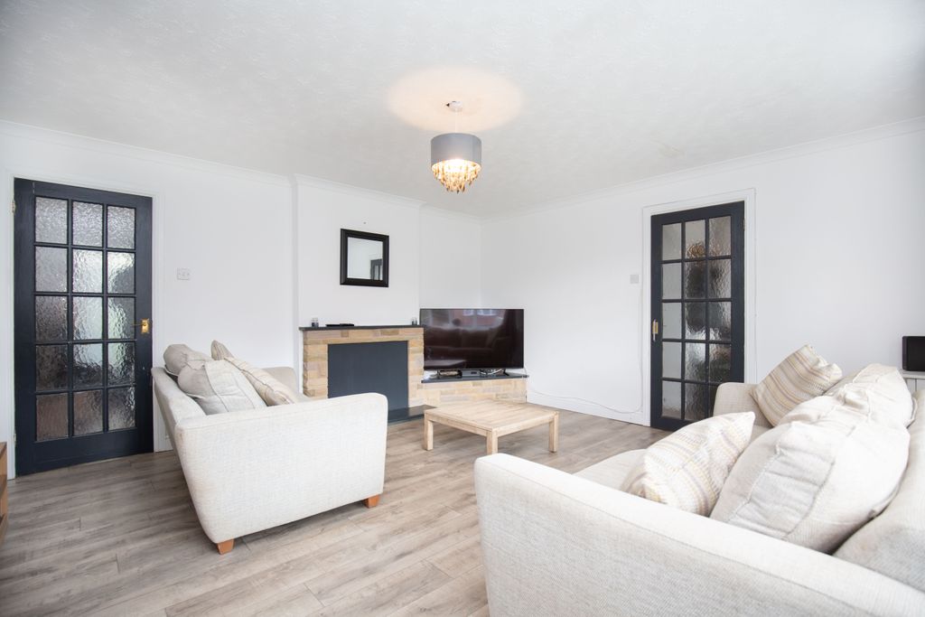 Property photo 3 of 19 Mw-8617