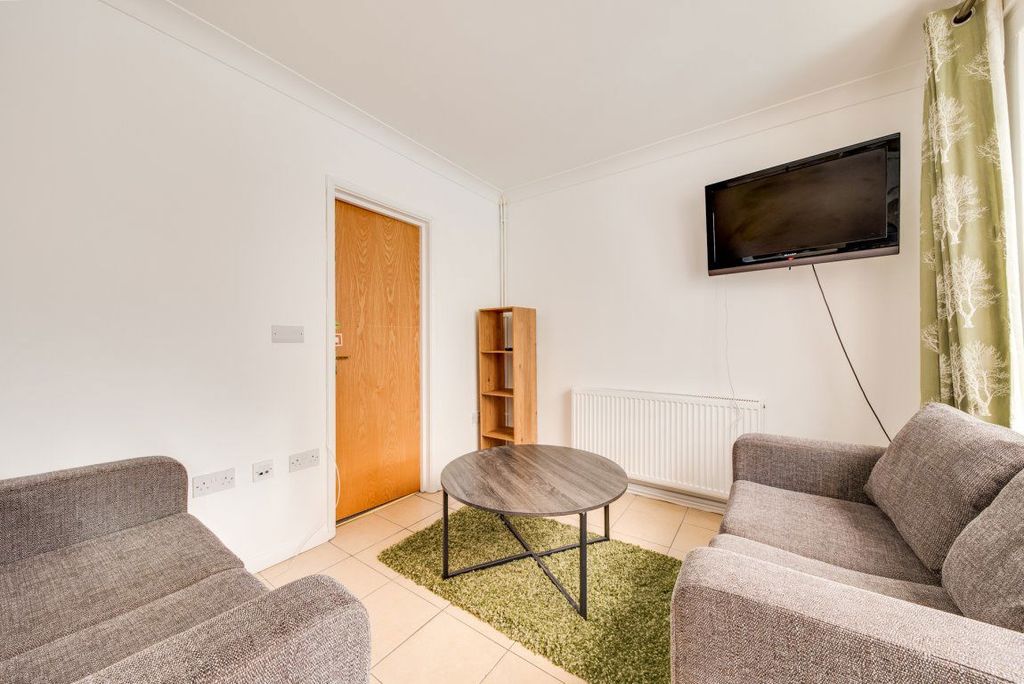 Property photo 2 of 29