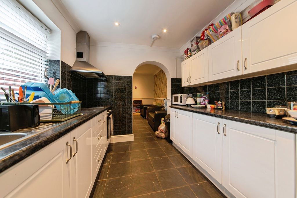Property photo 3 of 18 Pbox-Img.Jpg